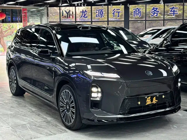 Nio ES8 — Фото автомобиля 3