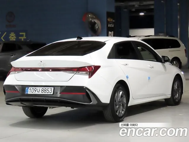 Hyundai Avante CN7 — Фото автомобиля 2