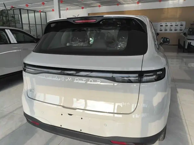 Leapmotor B10 — Фото автомобиля 5