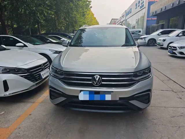 Volkswagen Tiguan L — Фото автомобиля 3