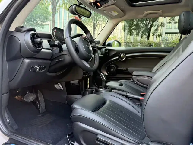 MINI Hatch — Фото автомобиля 4