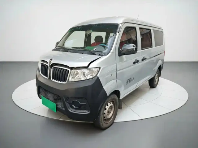 Фотография автомобиля — Jinbei New Hiace X30L