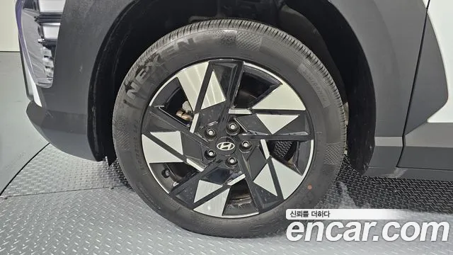 Hyundai Kona Kona (SX2) Бензин 1.6 турбо 2WD — Фото автомобиля 5