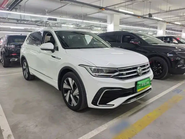 Volkswagen Tiguan L — Фото автомобиля 3