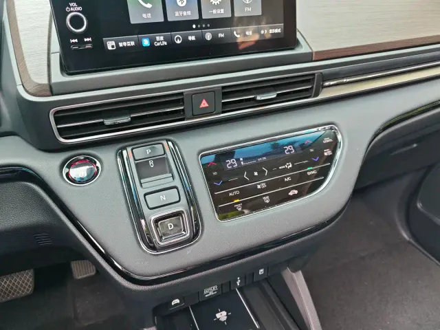 Honda Odyssey — Фото автомобиля 19