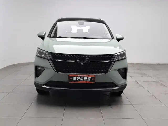 Wuling Asta — Фото автомобиля 3