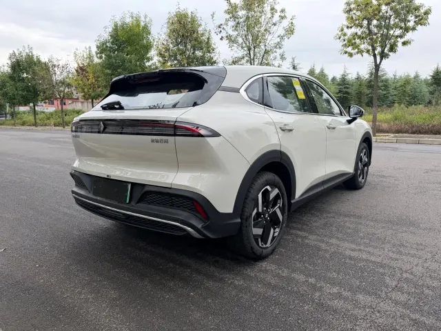 Baojun Yunhai — Фото автомобиля 11