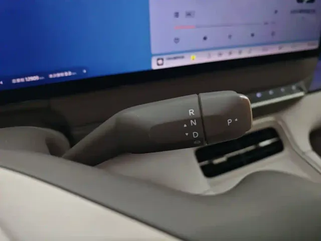 IM Motors LS6 — Фото автомобиля 13