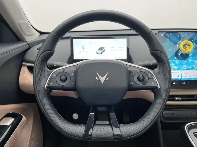Arcfox T1 — Фото автомобиля 24