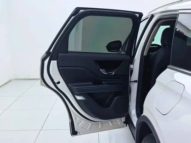 Lincoln Corsair — Фото автомобиля 24