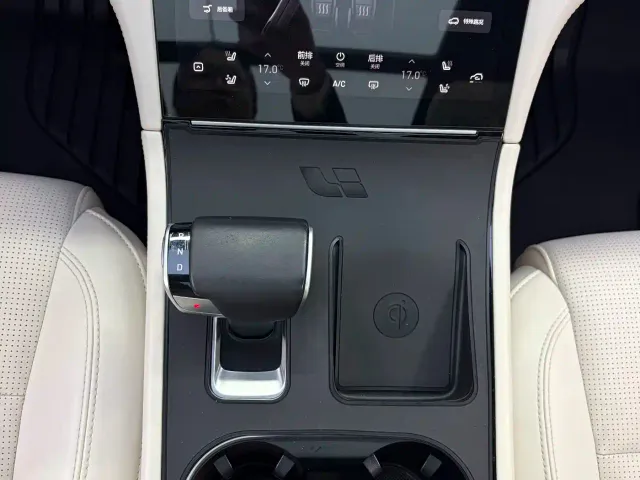 Li Auto ONE — Фото автомобиля 20
