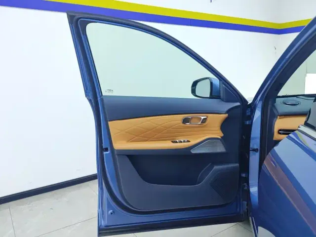 Geely Galaxy Starship 7 EM-i — Фото автомобиля 7