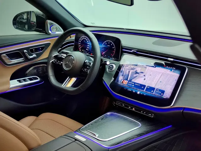 Mercedes-Benz E-Class — Фото автомобиля 14