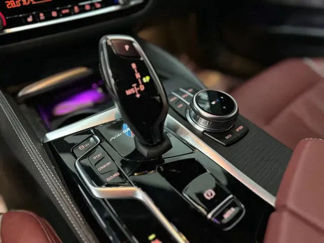 BMW 5 Series — Фото автомобиля 12