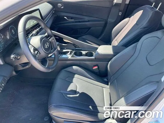 Hyundai Avante CN7 — Фото автомобиля 5