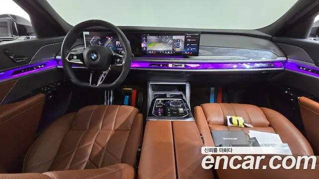 BMW 7-Series 7 серия (G70) 740i xDrive M Sport — Фото автомобиля 7