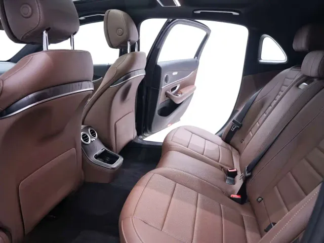Mercedes-Benz E-Class — Фото автомобиля 19