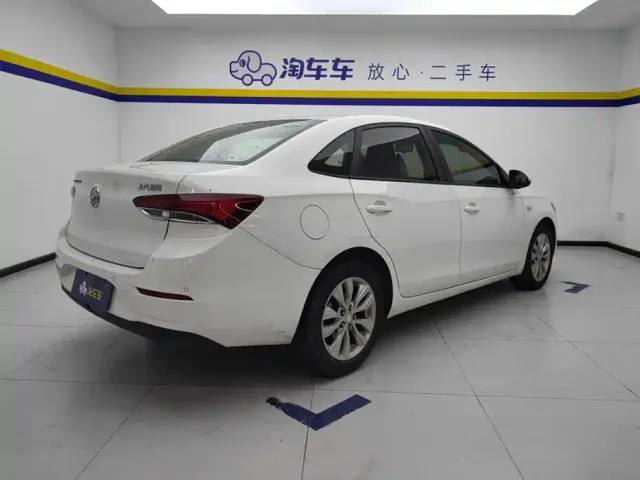 Buick Excelle — Фото автомобиля 3