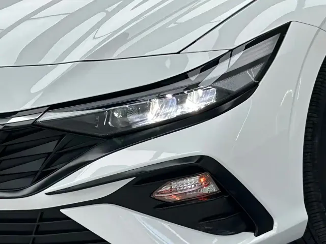 Hyundai Elantra — Фото автомобиля 7
