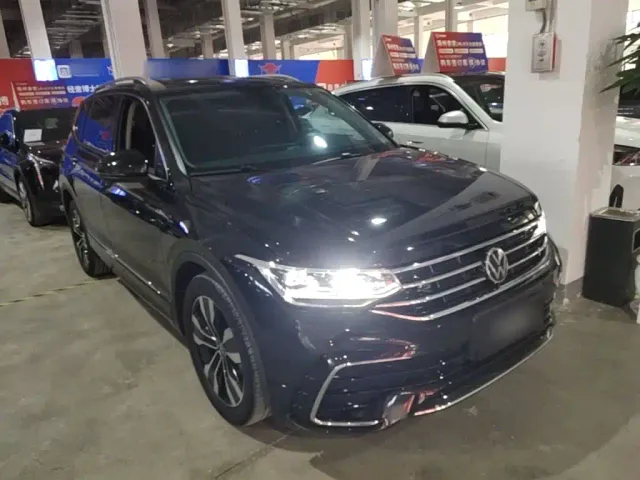 Volkswagen Tiguan L — Фото автомобиля 3