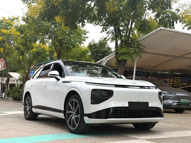 Xpeng G9 — Фото автомобиля 2