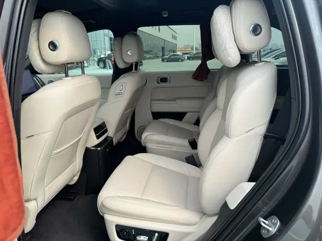 Li Auto L8 — Фото автомобиля 5