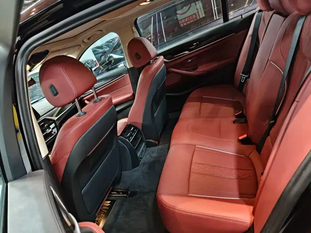 BMW 5 Series — Фото автомобиля 7