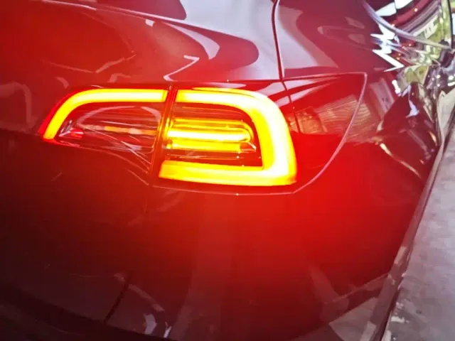 Tesla Model Y — Фото автомобиля 7