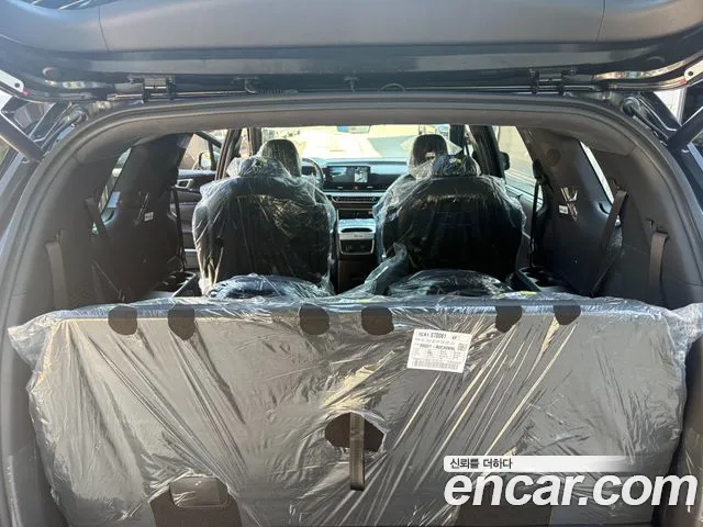 Kia Carnival Generation 4 — Фото автомобиля 20