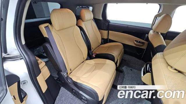 Kia Carnival Generation 4 — Фото автомобиля 11