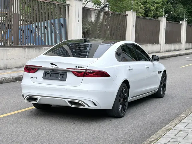 Jaguar XFL — Фото автомобиля 6