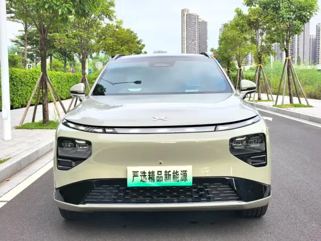 Xpeng G9 — Фото автомобиля 2