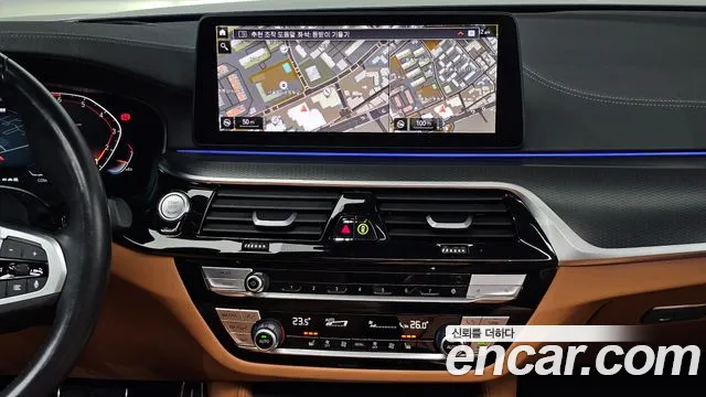 BMW 5 Series G30 — Фото автомобиля 24