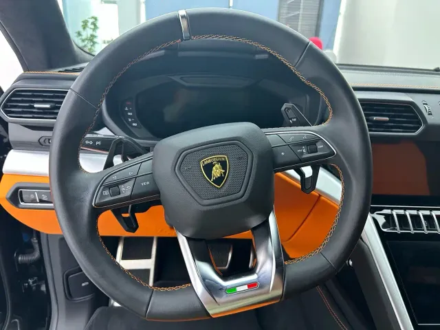 Lamborghini Urus — Фото автомобиля 17
