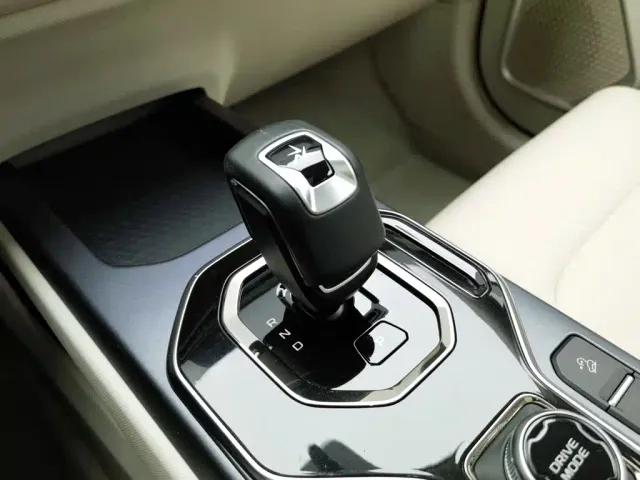 Geely ICON — Фото автомобиля 13
