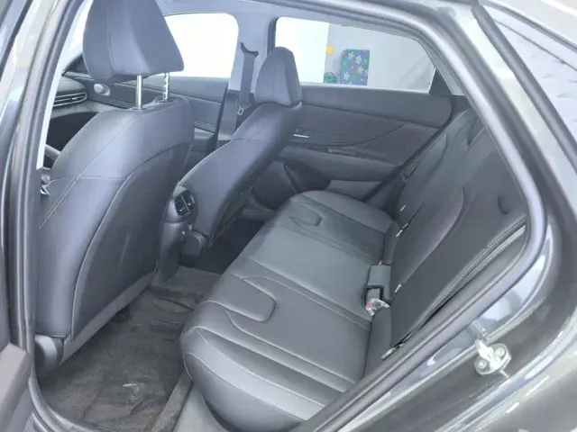 Hyundai Elantra — Фото автомобиля 11