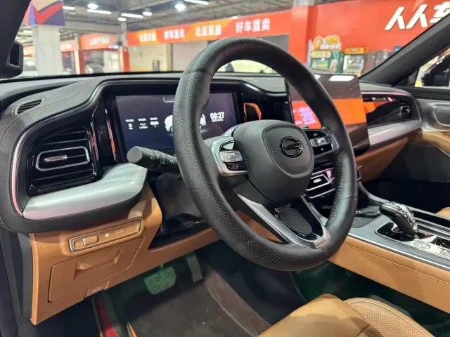 GAC Trumpchi GS8 — Фото автомобиля 12