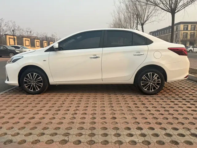 Toyota Vios — Фото автомобиля 4