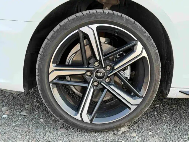 Audi A4L — Фото автомобиля 14