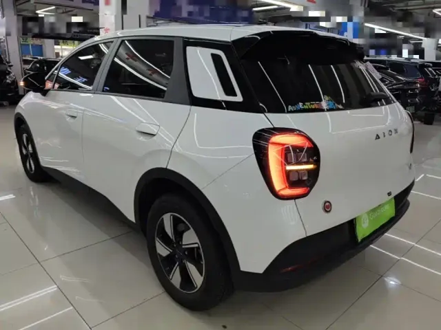 GAC Aion UT — Фото автомобиля 4