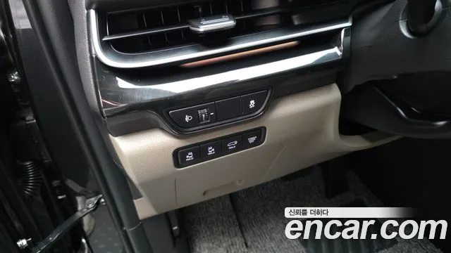 Kia Carnival Generation 4 — Фото автомобиля 29