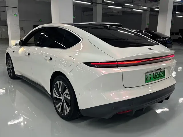Nio ET5 — Фото автомобиля 6