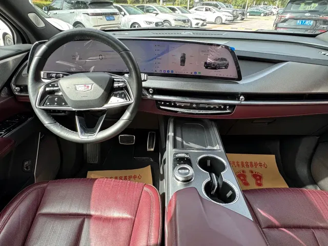 Cadillac XT5 — Фото автомобиля 11