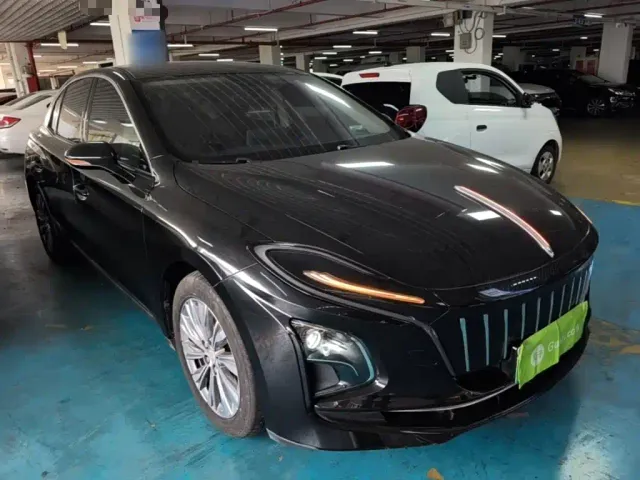 Hongqi E-QM5 — Фото автомобиля 3