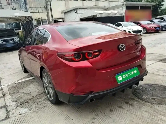 Mazda Axela — Фото автомобиля 4
