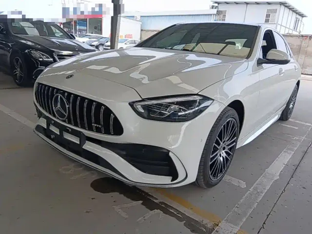 Фотография автомобиля — Mercedes-Benz C-Class
