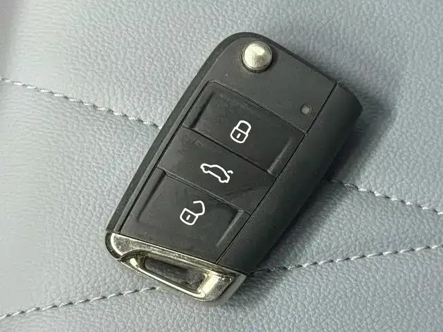 Volkswagen Lavida — Фото автомобиля 6