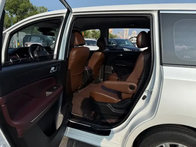 GAC Trumpchi M6 — Фото автомобиля 10