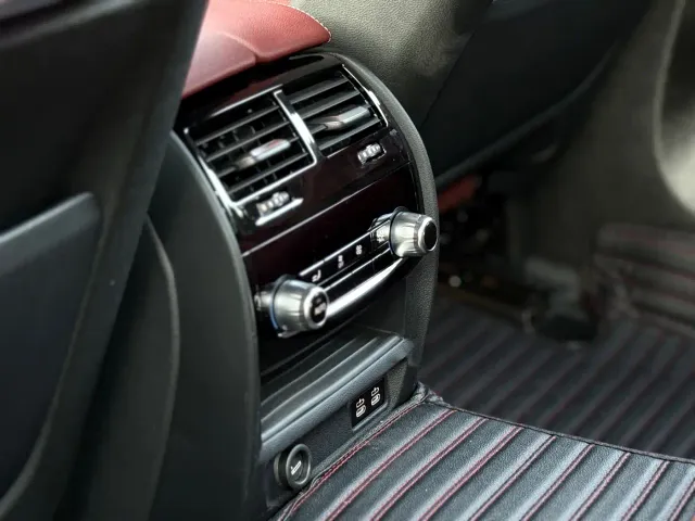 BMW 5 Series — Фото автомобиля 12