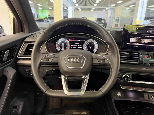 Audi Q5L — Фото автомобиля 11
